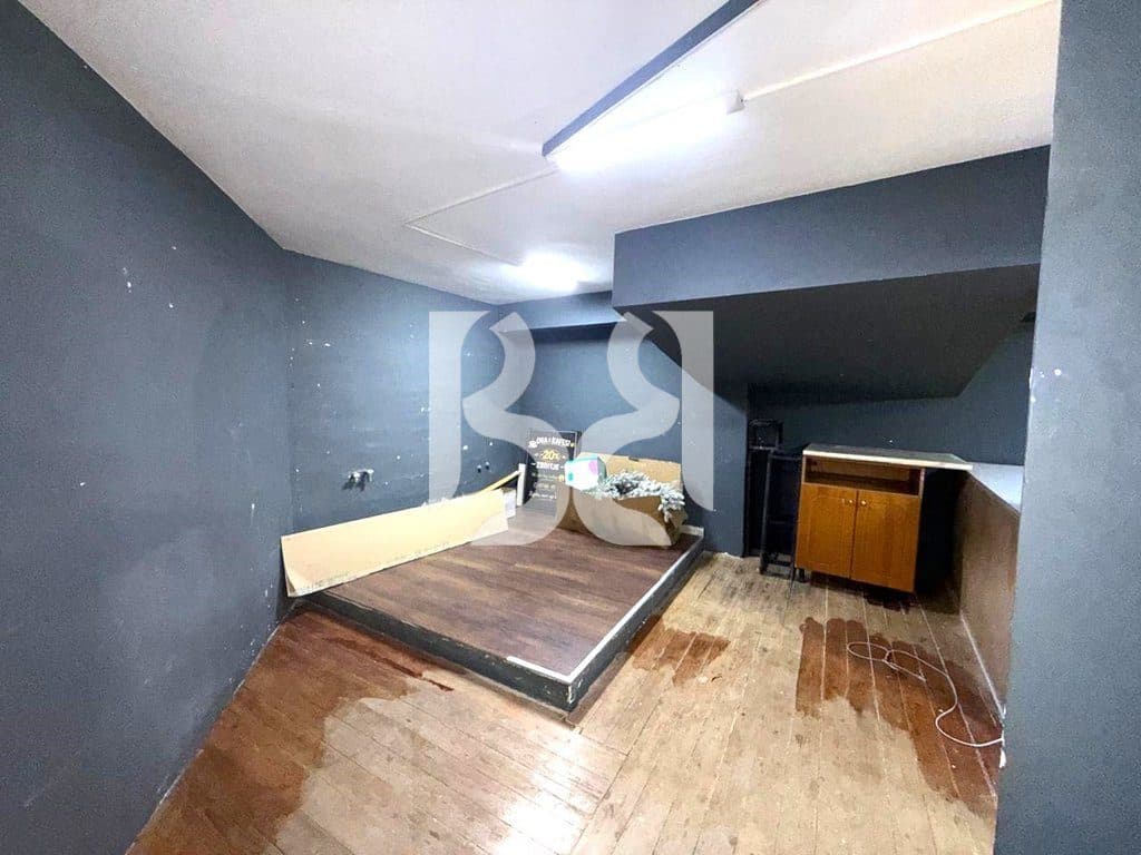 AMBIENT BIZNESI ME QERA NE ASTIR 900EURO * 4
