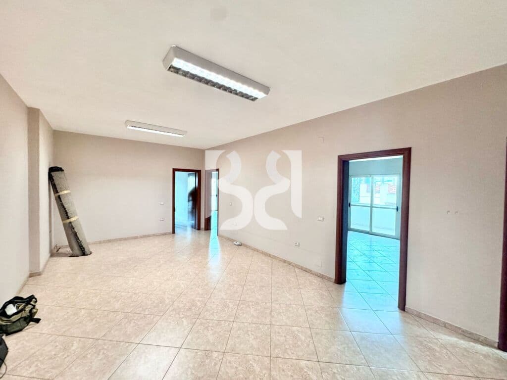 APARTAMENT /AMBIENT ME QIRA NE KOMUNEN E PARISIT PRANE UNAZES SE MADHE 3+1+2