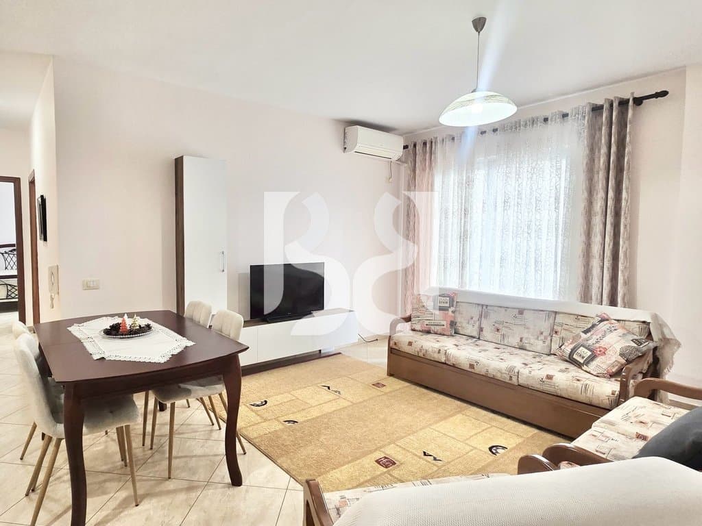APARTAMENT ME QERA 2+1+2 TE ISH PARKU 2