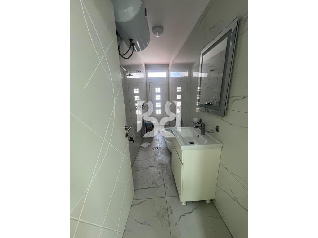 AMBIENT KOMERCIAL ME QIRA TEK SELVIA, PRANE VILES GOLD 3