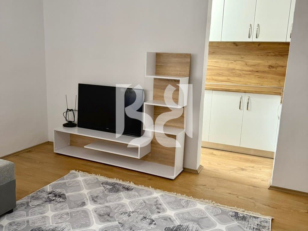 JEPET APARTAMENT 1+1 ME QIRA NE RRUGEN BARDHYL.** 3