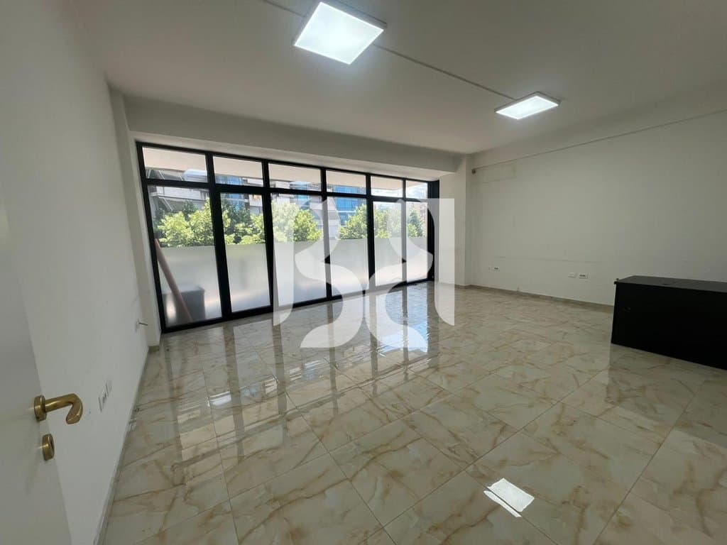 AMBIENT KOMERCIAL ME QIRA TEK SELVIA, PRANE VILES GOLD 2