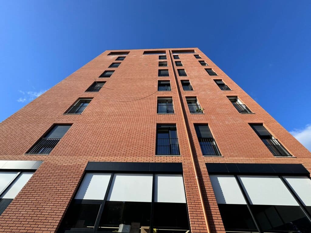 SHITET APARTAMENT 2+1+2 NE KINOSTUDIO/PALLAT I RI 3