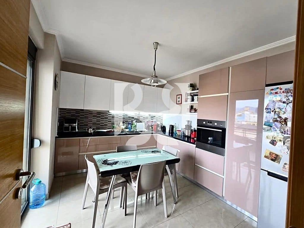 Apartament 3+1+2 për Shitje te Rruga e Kosovarëve | 130 m² | Pamje nga Liqeni 3