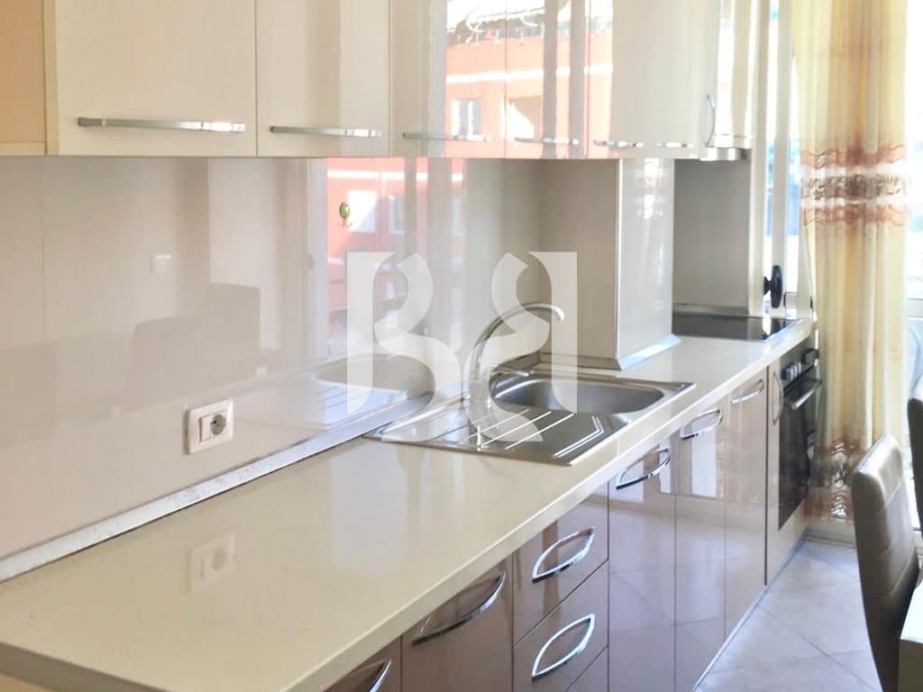 APARTAMENT ME QERA 1+1 TEK FIZIKA BERTHAMORE FRESK 4