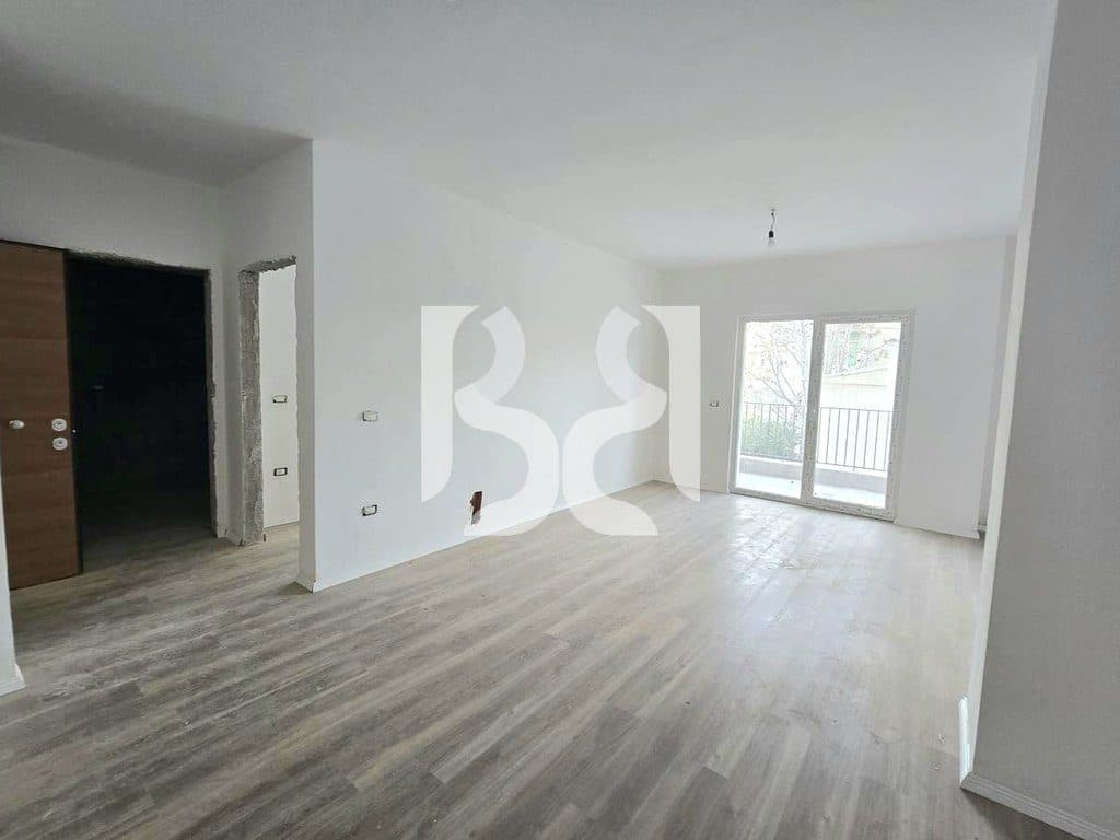 APARTAMENT 1+1 PËR SHITJE NË KOMPLEKSIN AURA, TIRANË 2
