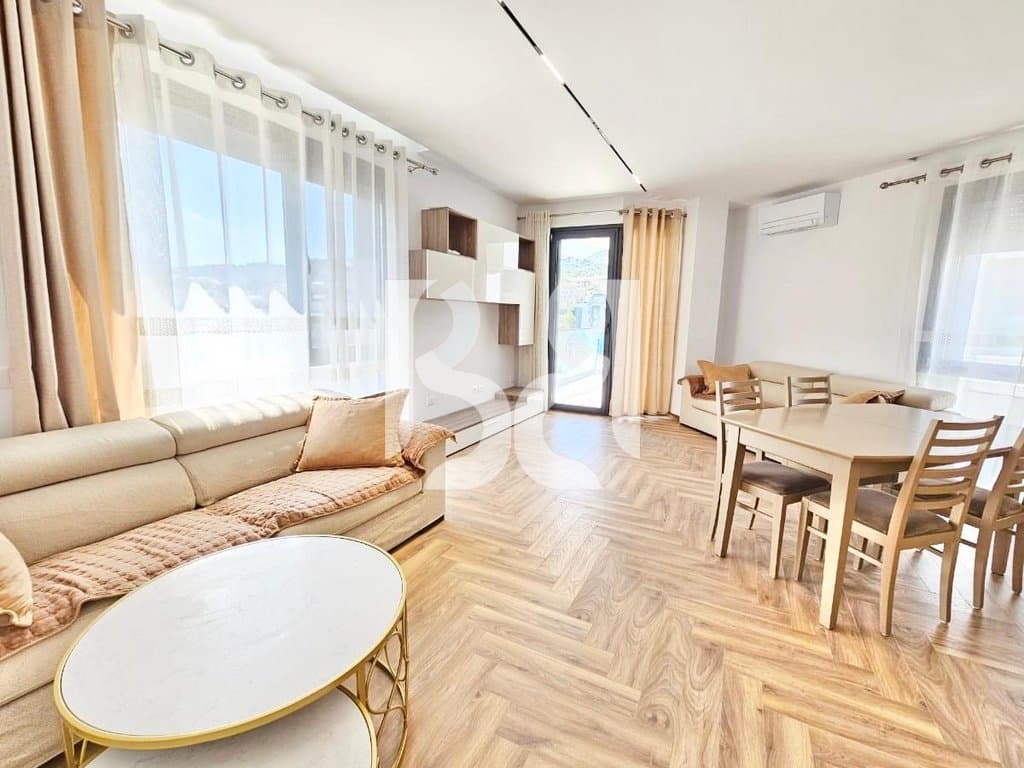 APARTAMENT TEK LIQENI I THATE ME QERA 2+1+2+POST PARKIMI