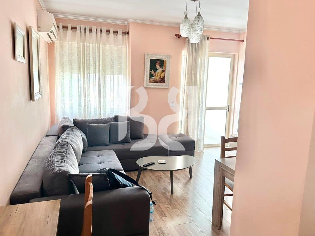 APARTAMENT ME QERA 2+1 ME DY BALLKONE TE KOMUNA E PARISIT**