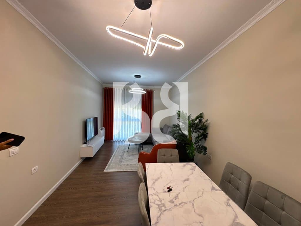 APARTAMENT 2+1+2 ME QERA TE ROSE GARDEN PRANE TEG, TIRANE 3