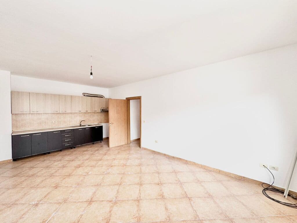 SHITET APARTAMENT NE FRESK 2+1+2 ME HIPOTEKE