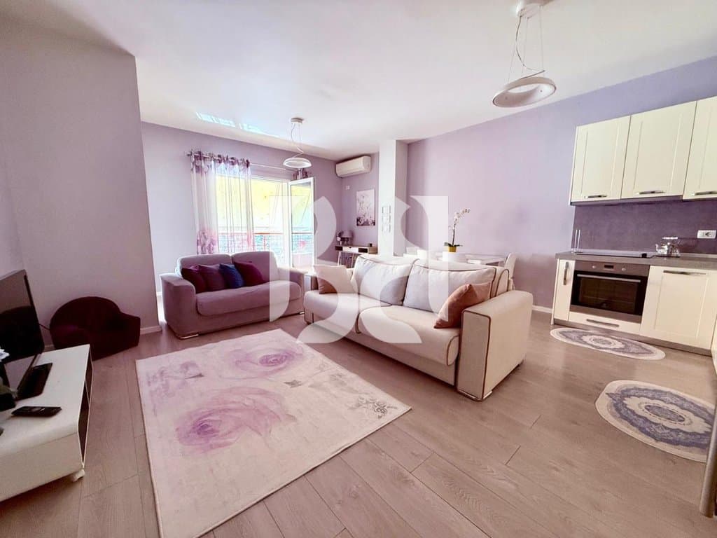 JEPET ME QIRA APARTAMENT 1+1 TEK STACIONI TRENIT 570€ * 2