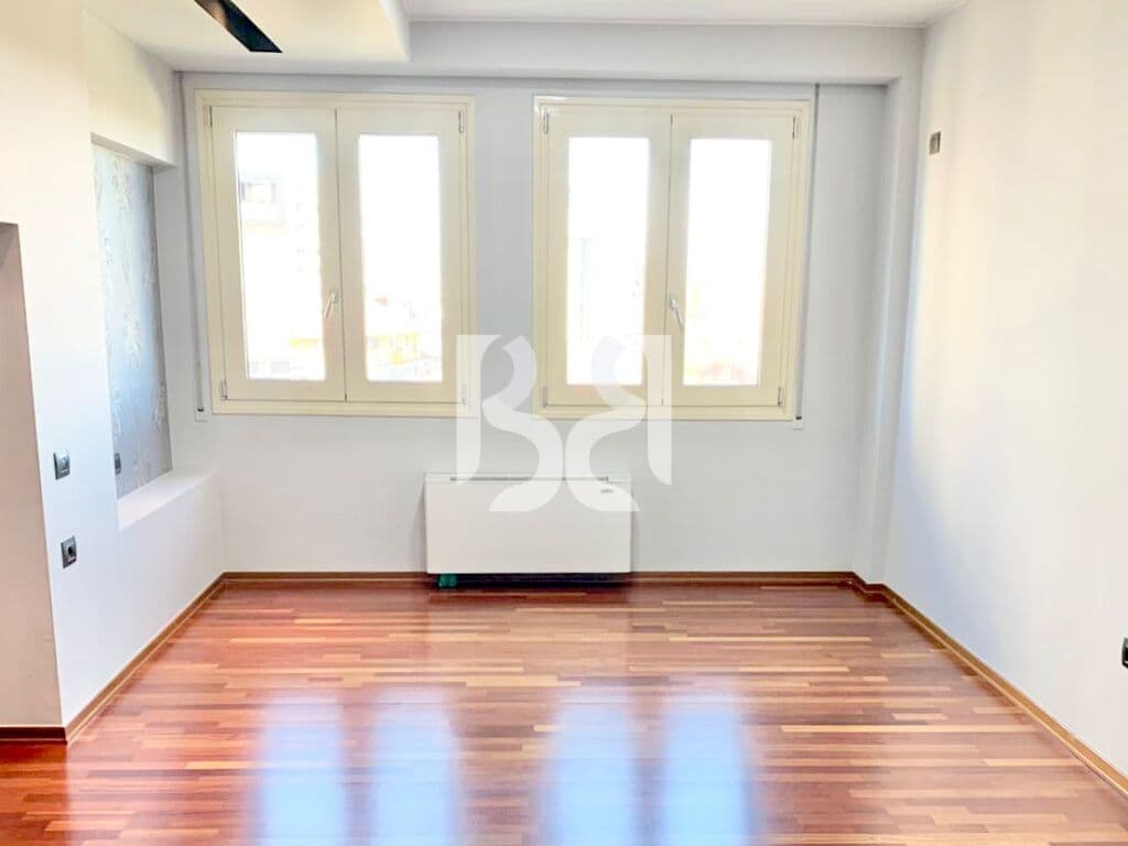 JAPIM APARTAMENT/AMBIENT PER ZYRA +POST PARKIM ME QIRA NE BLLOK !!! 4
