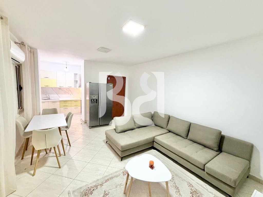 APARTAMENT ME QERA 2+1+2 PRANE ISH STACIONIT TE TRENIT
