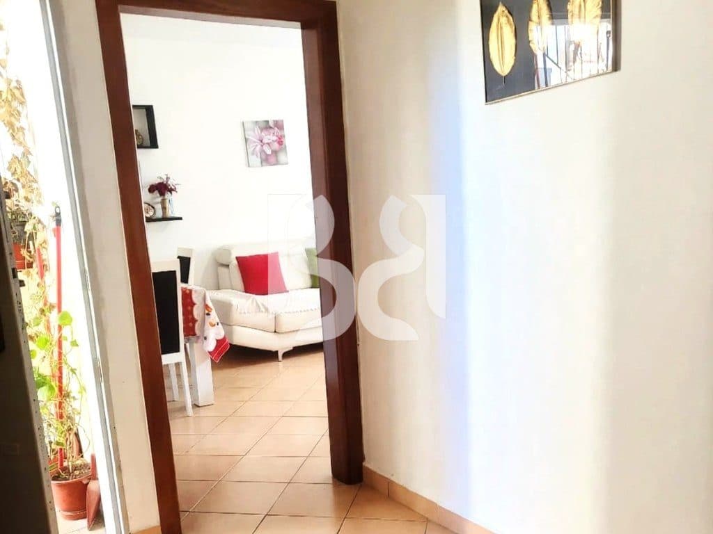 SHITET APARTAMENT 1+1, ISH PARKU I AUTOBUSAVE 129000EURO 3