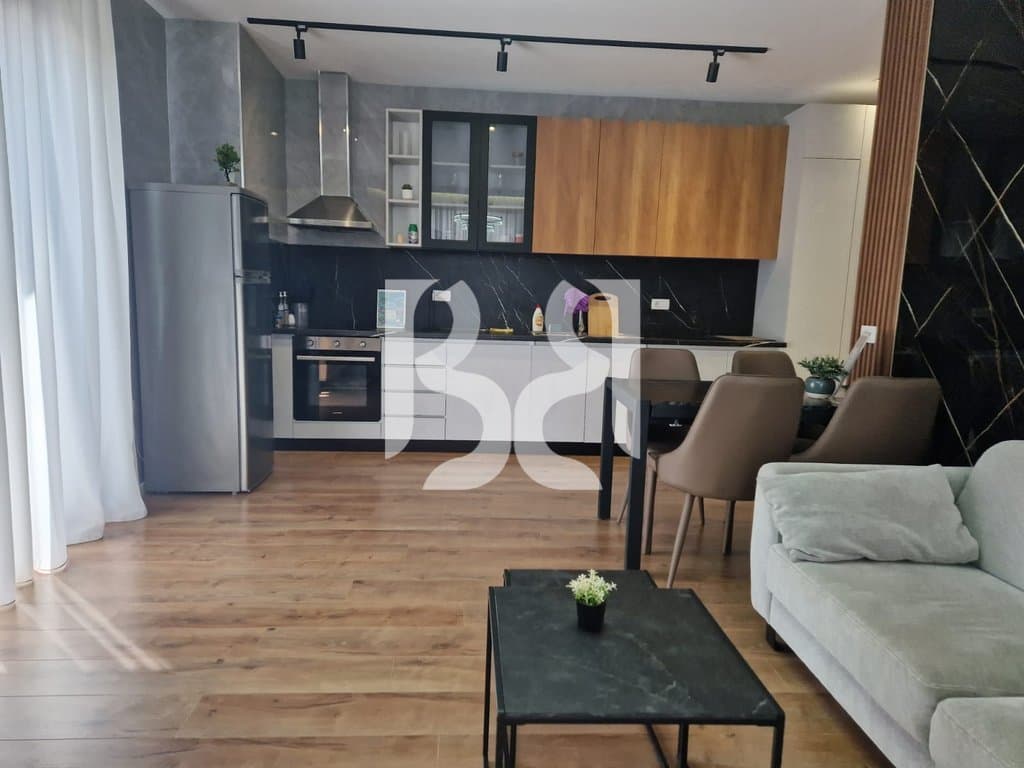 APARTAMENT 1+1+ VERANDE + POST PARKIMI, ME QIRA, PAZARI I RI 4