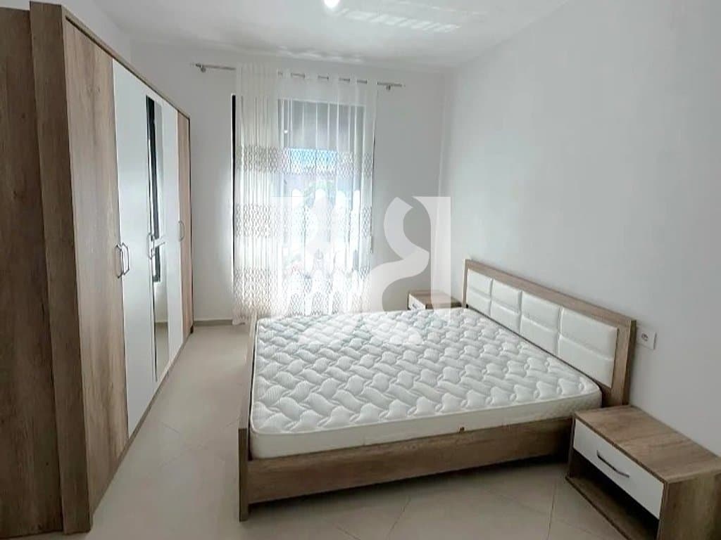 APARTAMENT ME QERA 2+1 TEK RRUGA 5 MAJI, PRANE RRETHRROTULLIMIT 2