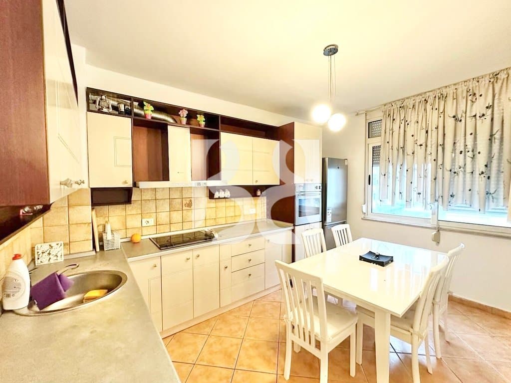 APARTAMENT ME QERA 2+1 TE ISH EKZPOZITA 3