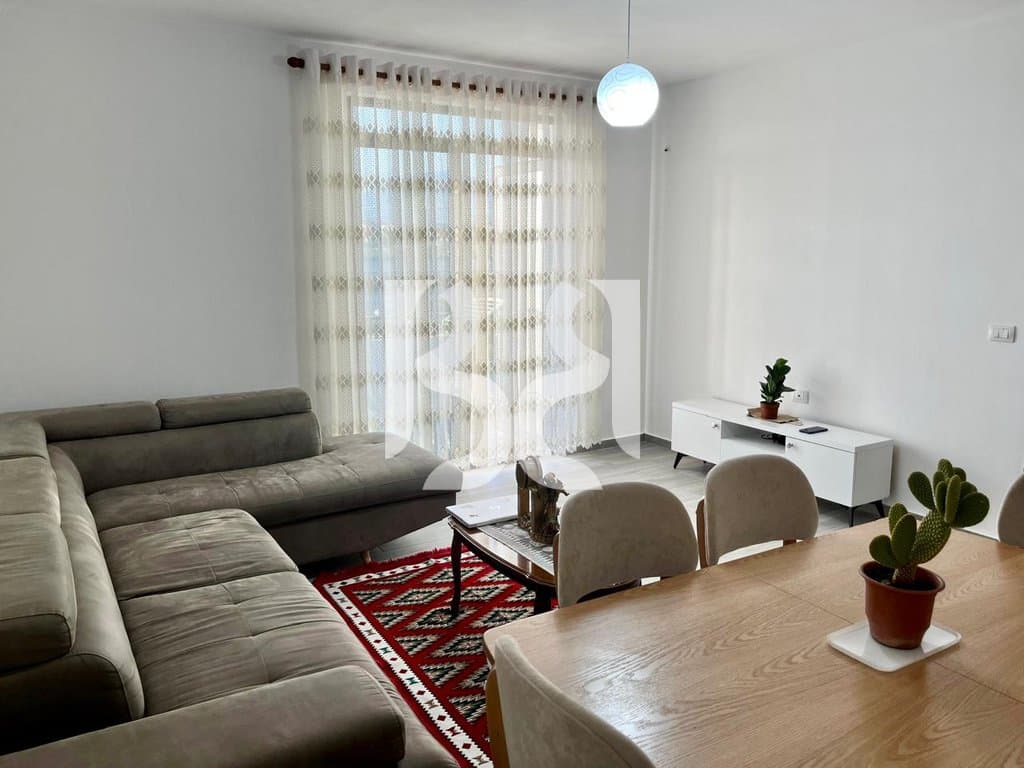APARTAMENT 3+1+2+BALLKON, ME QIRA, RR. 5 MAJ*