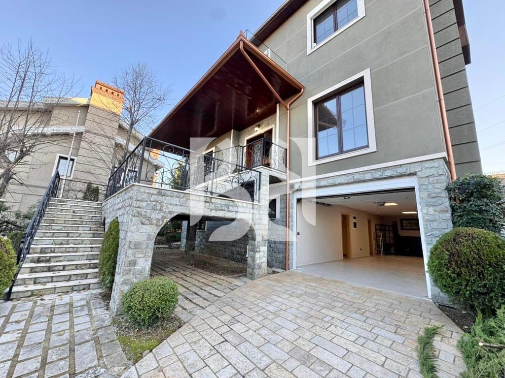 VILË LUKSOZE ME QERA NË ACACIA HILLS TIRANË