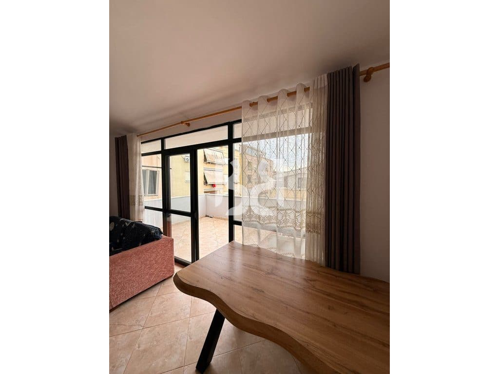 APARTAMENT ME QERA 2+1+2 + VERANDE TE RRUGA BILL KLINTON* 3