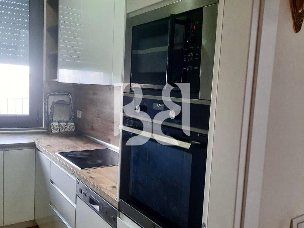 Apartament 1+1 me Qira në Rrugën e Barrikadave | 90 m² | Kati 6 | 70,000 Lekë 2