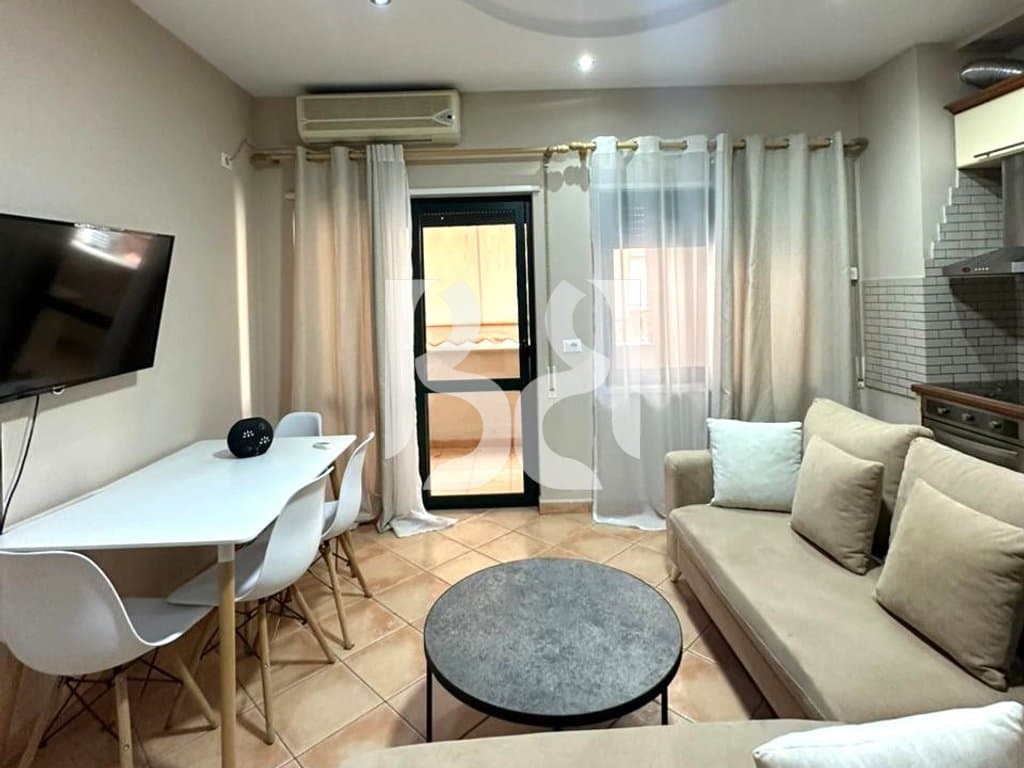 JEPET APARTAMENT 2+1+2 ME QIRA RRUGA BARRIKADAVE