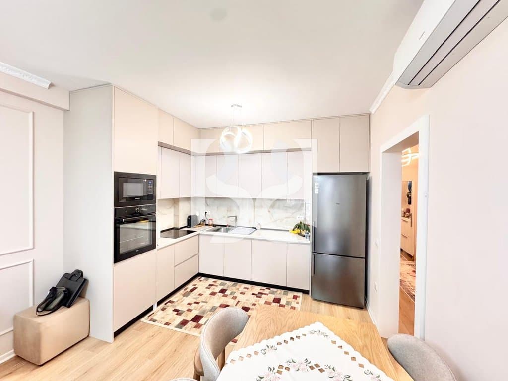 *APARTAMENT 2+1+BALLKON NE SHITJE NE ASTIR 3