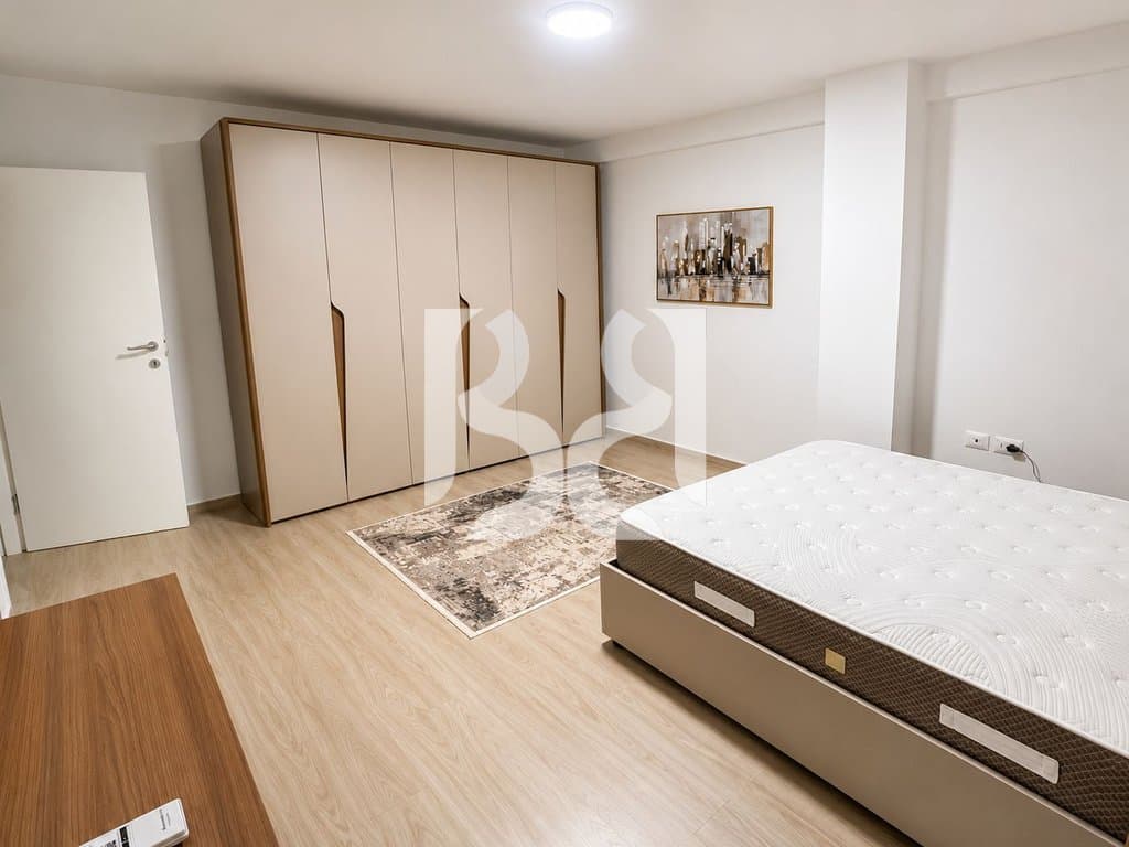 APARTAMENT 2+1+2 ME QERA TEK QENDRA LINKOLN, PAZARI I RI 4