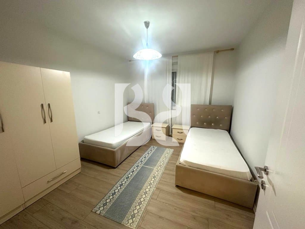 APARTAMENT 3+1+BALLKON PER QIRA NE XHAMLLIK** 4