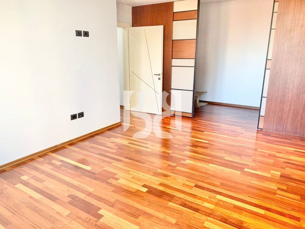 JAPIM APARTAMENT/AMBIENT PER ZYRA +POST PARKIM ME QIRA NE BLLOK !!! 3