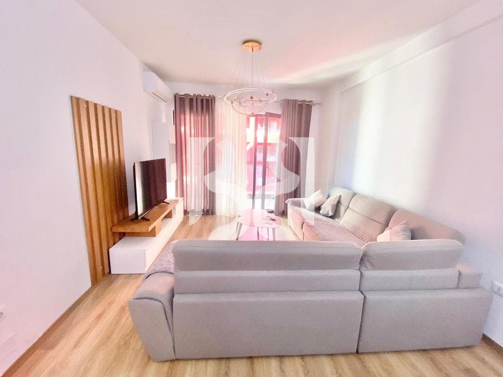 APARTAMENT ME QERA 2+1 TE ARLIS, FARMACIA 10