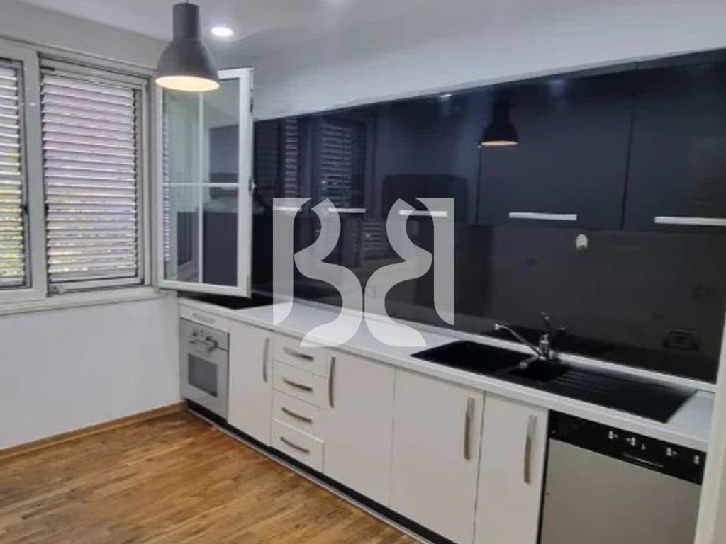 APARTAMENT ME QERA 2+1 TE SHESHI WILSON* 2