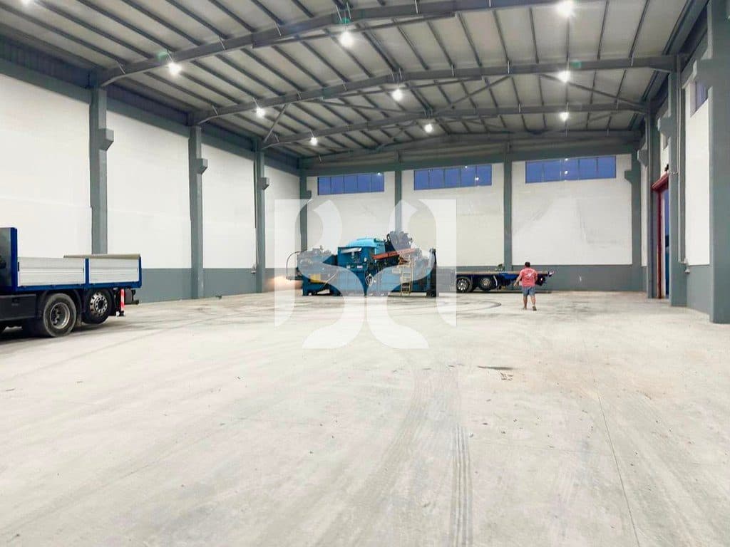Kapanon Industrial për Qira ose Shitje në Vorë Rruga Dytësore – Magazinë dhe Objekt Biznesi me Sipërfaqe 1,065 m²