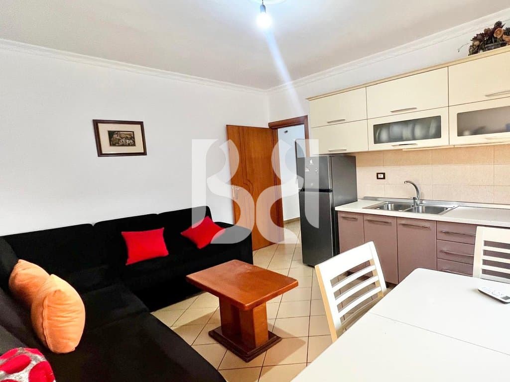 APARTAMENT 2+1 NE LAPRAKE ME QERA