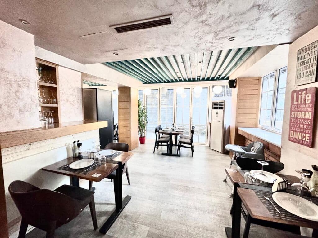 JAPIM BAR RESTORANT PESHKU ME QIRA TE RRUGA E DURRESIT 2