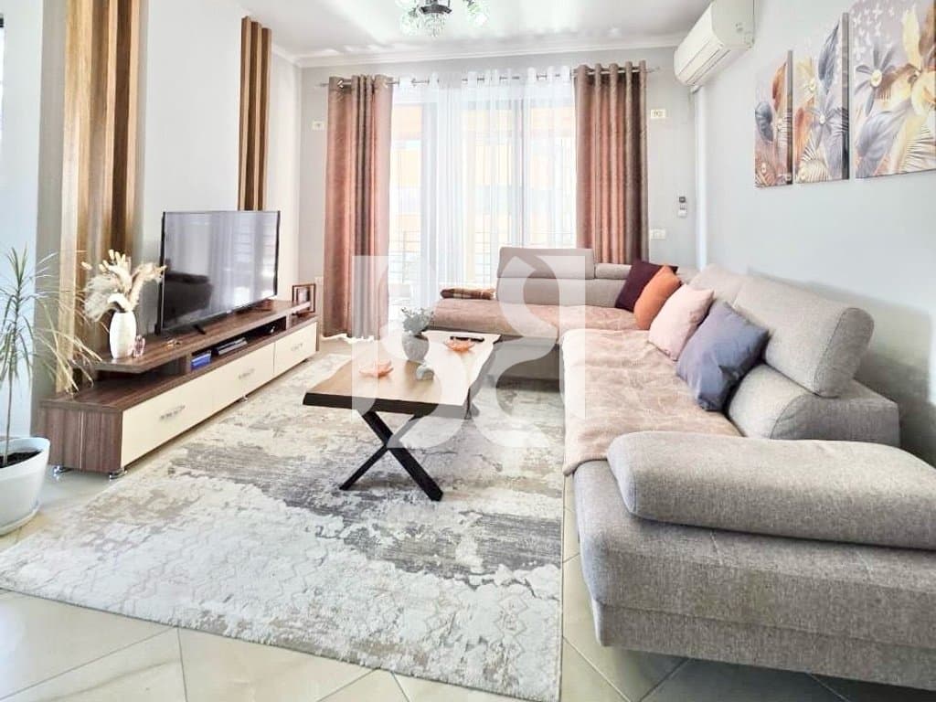APARTAMENT ME QERA 2+1+2+VERANDË NË ASTIR