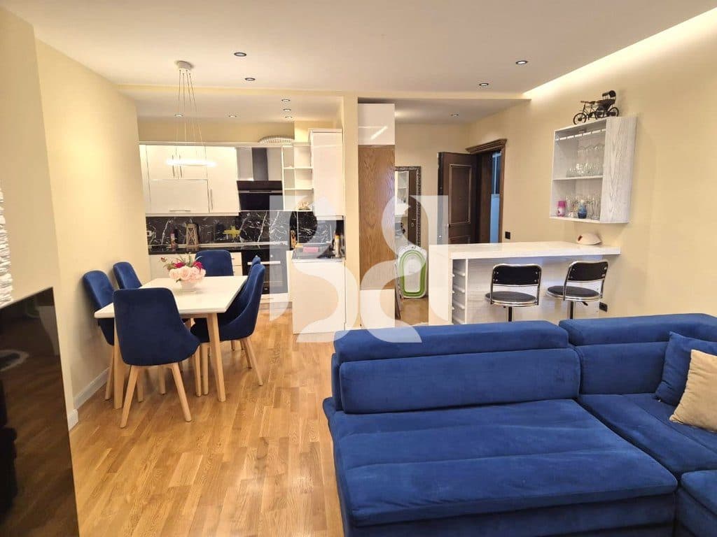 APARTAMENT 2+1+BALLKON ME QIRA TEK ISH FUSHA AVIACIONIT 2
