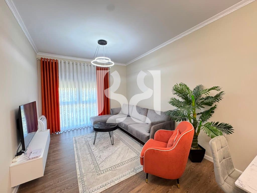 APARTAMENT 2+1+2 ME QERA TE ROSE GARDEN PRANE TEG, TIRANE