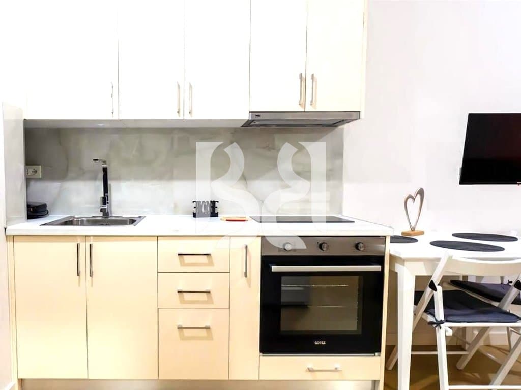 APARTAMENT 1+1 ME QERA – PRANE RING CENTER* 4