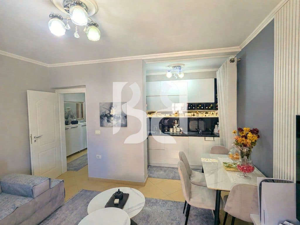 APARTAMENT PËR SHITJE 1+1 NË VLORË, ZONË QENDRORE