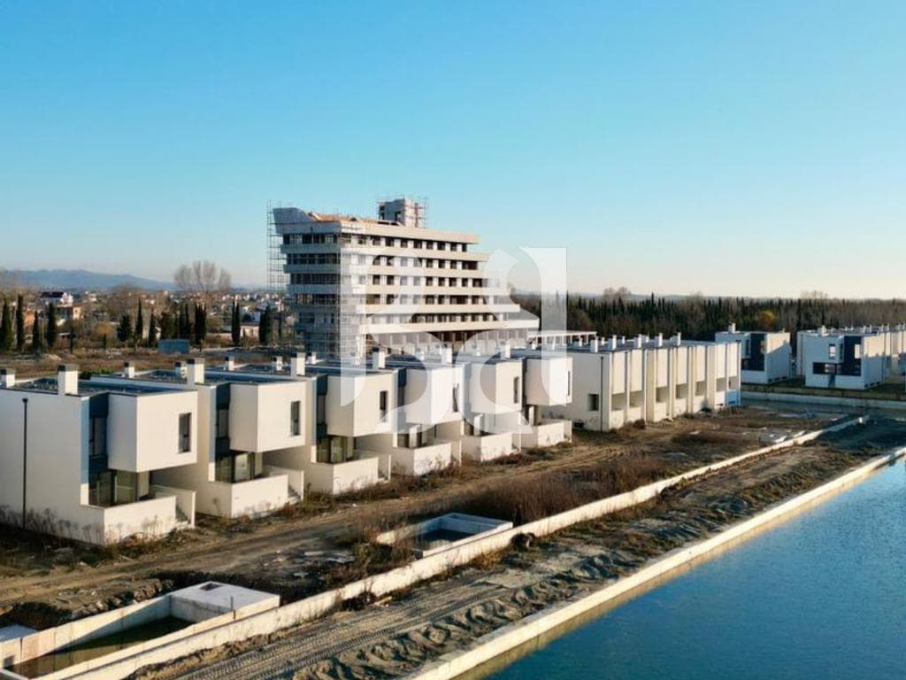 VILE EKSKLUZIVE NE SHITJE TE TURQUOISE MARINA, HAMALLAJ 2