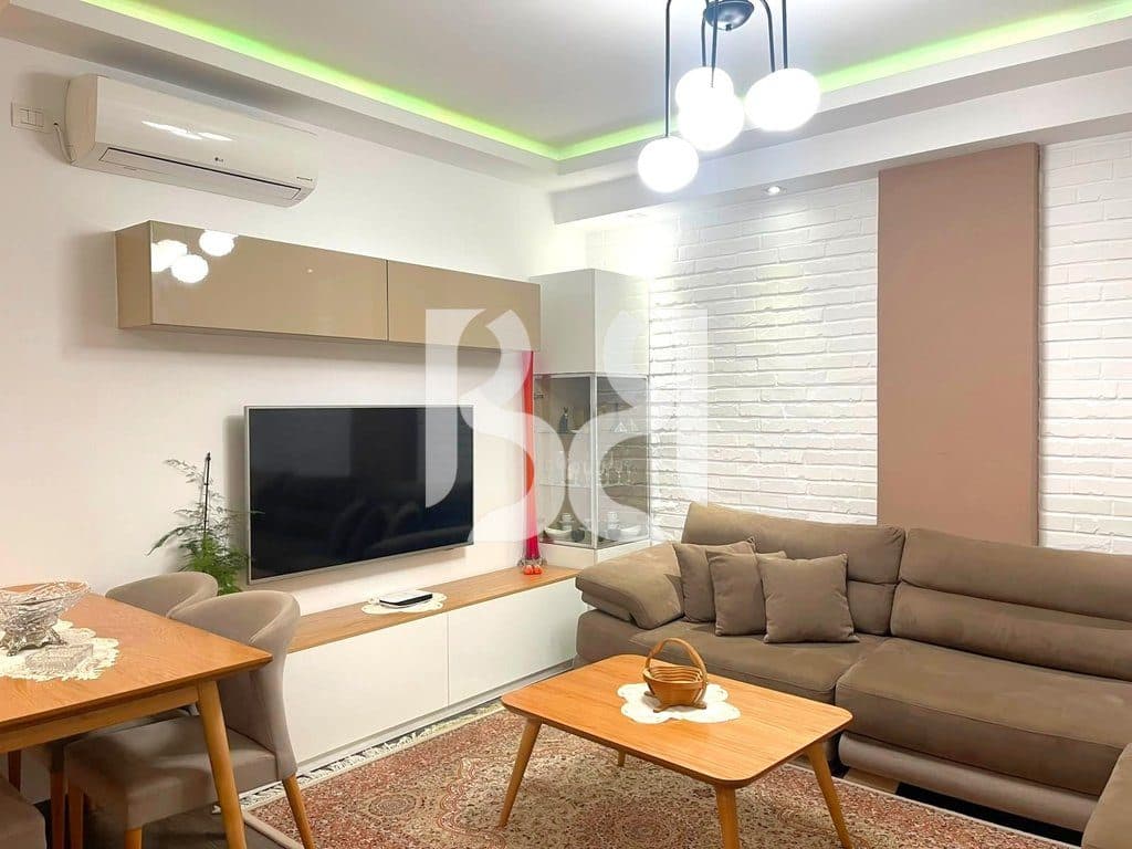 APARTAMENT 2+1+BALLKON ME QIRA TE BULEVARDI MIGJENI 2