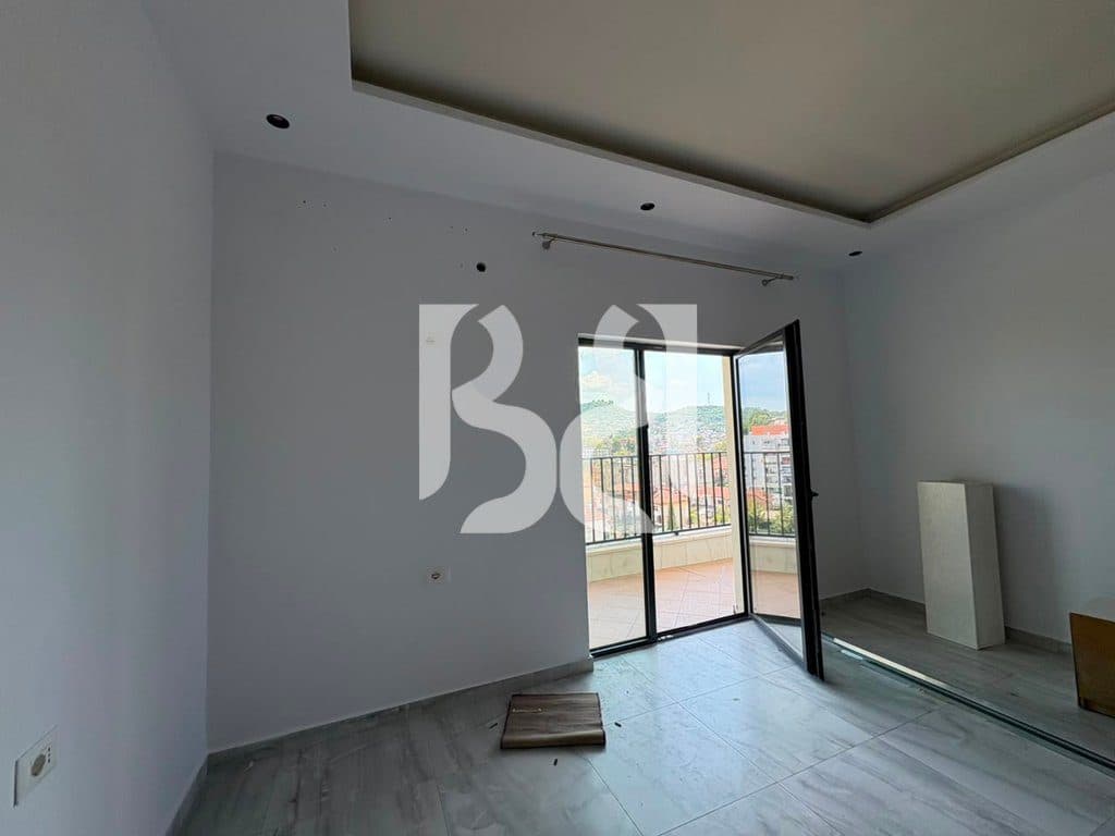 APARTAMENT ME QERA 2+1 / Misto Mame 2