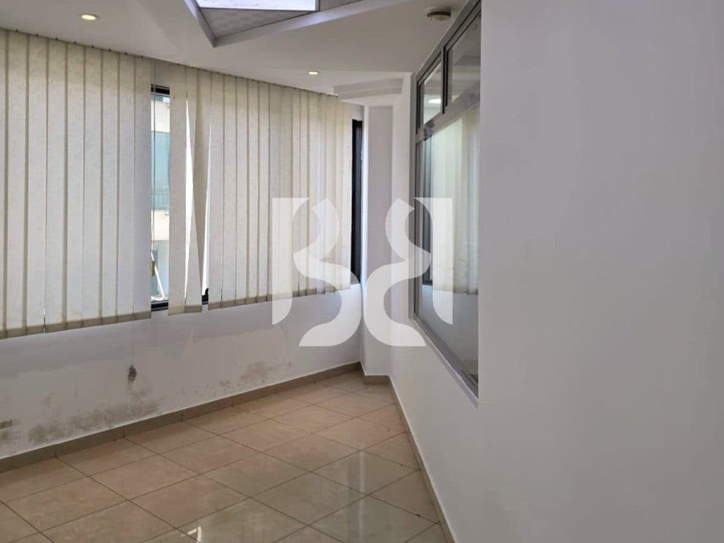 Ambient Zyre me Qira në Kullat Binjake | 94 m² Neto 3