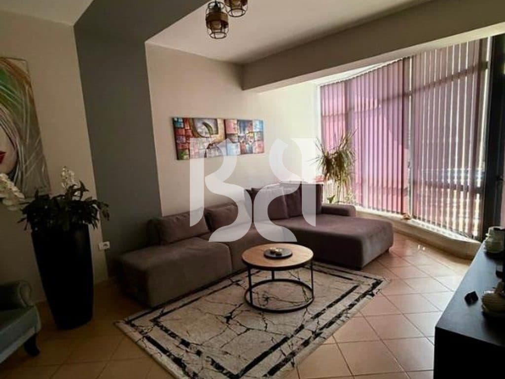 Shitje Apartament 2+1 me Balkon & Verandë – Përballë Delijorgjit
