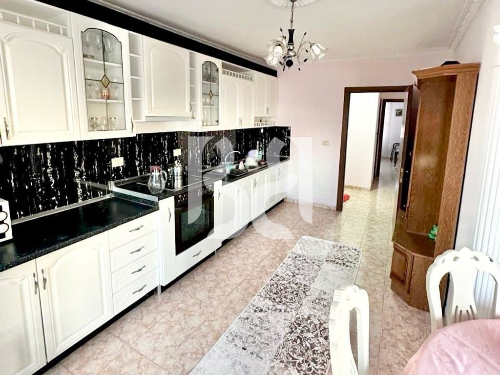 APARTAMENT ME QIRA 2+1+2 TE PALLATI ME SHIGJETE,RRUGA E KAVAJES 3