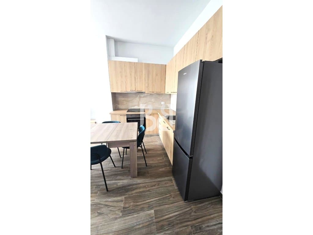 JEPET APARTAMENT 2+1 ME QIRA TEK RRUGA E DIBRES. 3