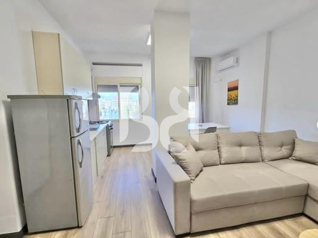 Apartament 2+1 me Qira në Komunën e Parisit Lokacion Premium** 2