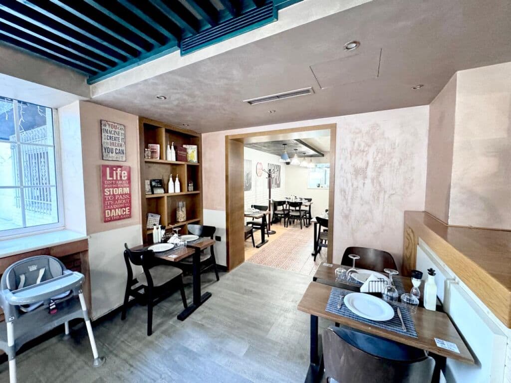 JAPIM BAR RESTORANT PESHKU ME QIRA TE RRUGA E DURRESIT 4