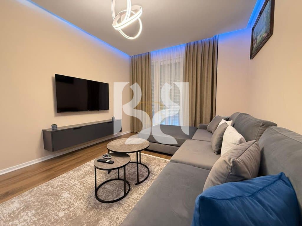 JEPET APARTAMENT ME QERA 2+1+2+Verand |700 Euro|SHKOLLA E BASHKUAR,TIRANE 2
